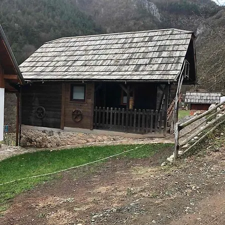 別荘 Drina Tatinica Višegrad
